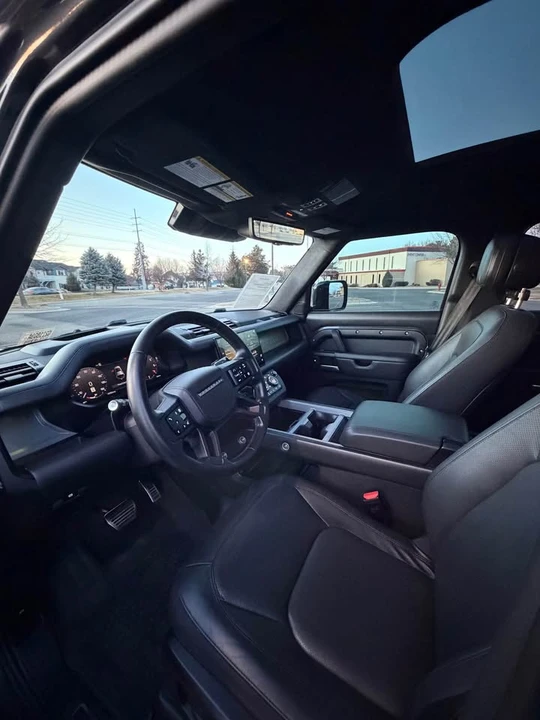2025 Land Rover Defender V8 - Image 9 of 20