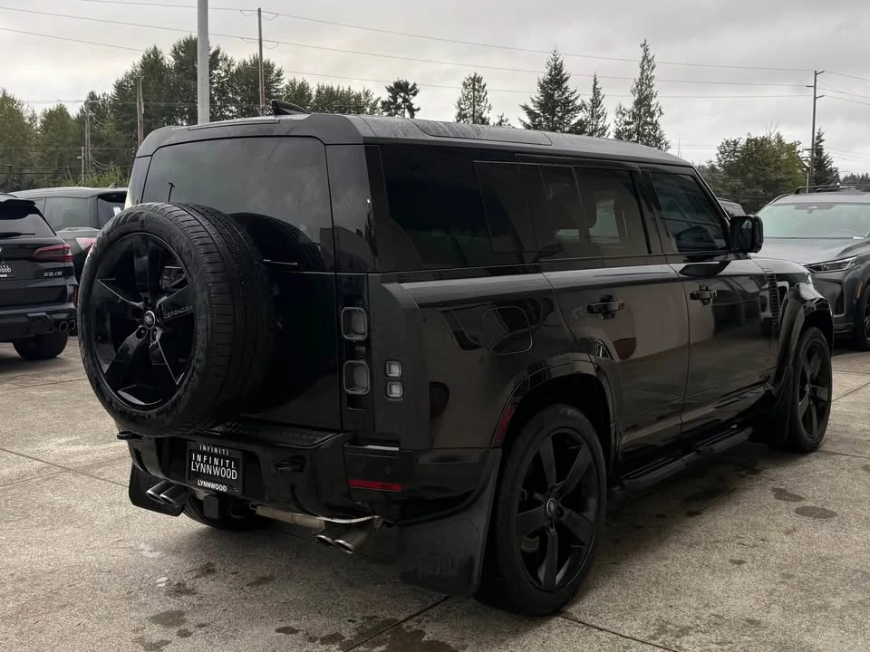 2025 Land Rover Defender V8 - Image 5 of 10