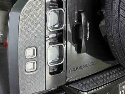 2025 Land Rover Defender V8 - Image 20 of 20