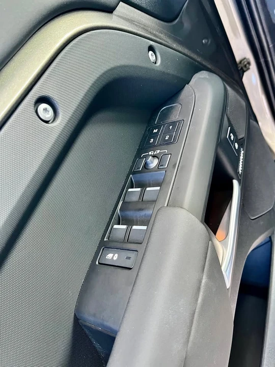 2025 Land Rover Defender L663 - Image 13 of 20