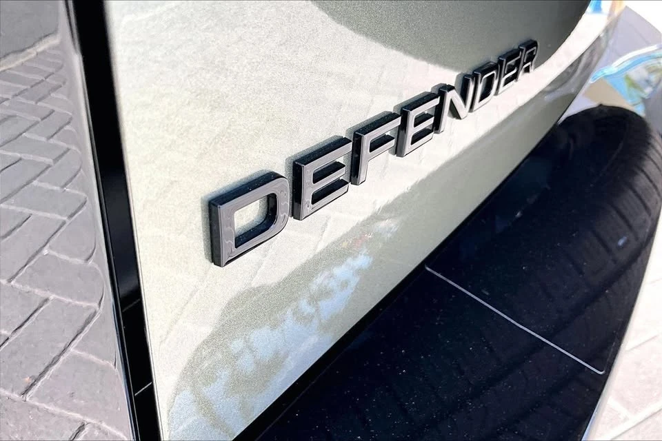 2025 Land Rover Defender L663 - Image 6 of 15