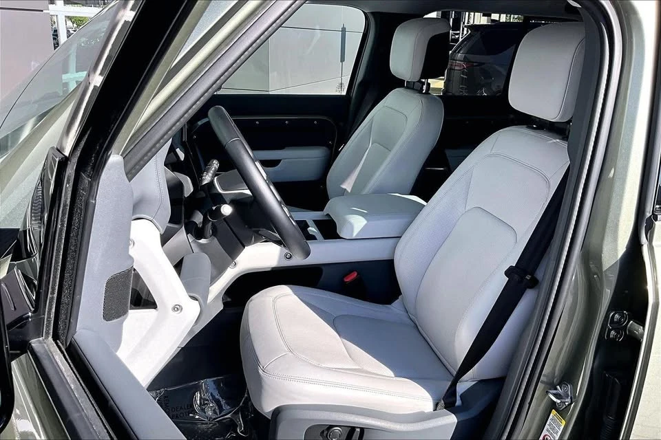 2025 Land Rover Defender L663 - Image 14 of 15