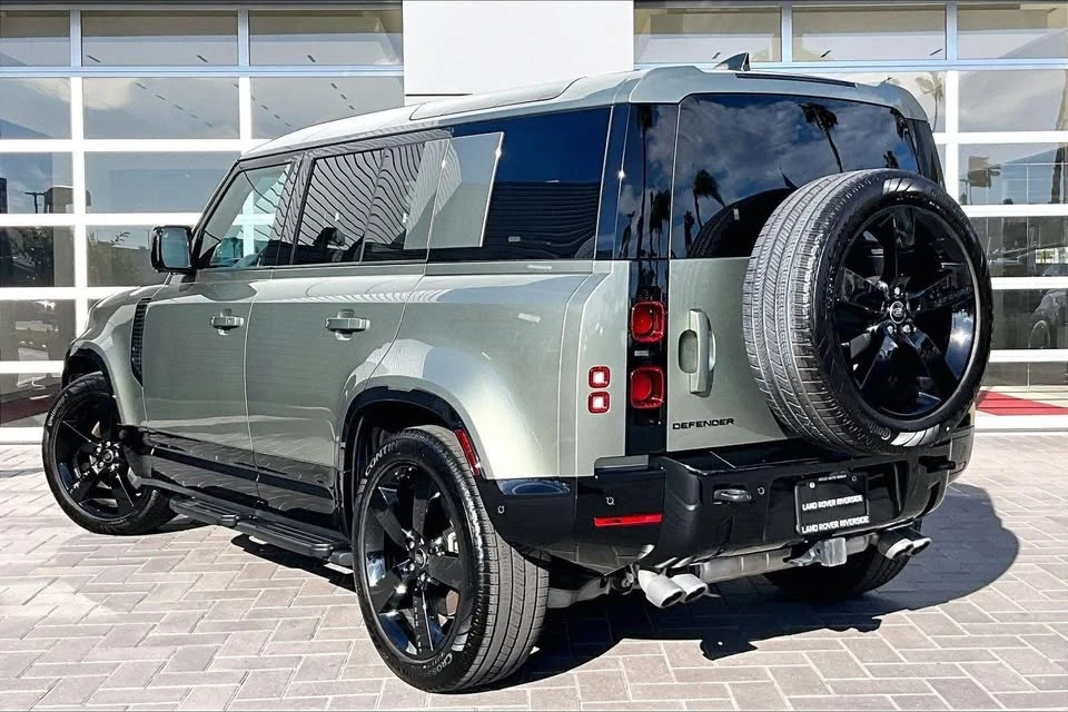 2025 Land Rover Defender L663 - Image 8 of 15