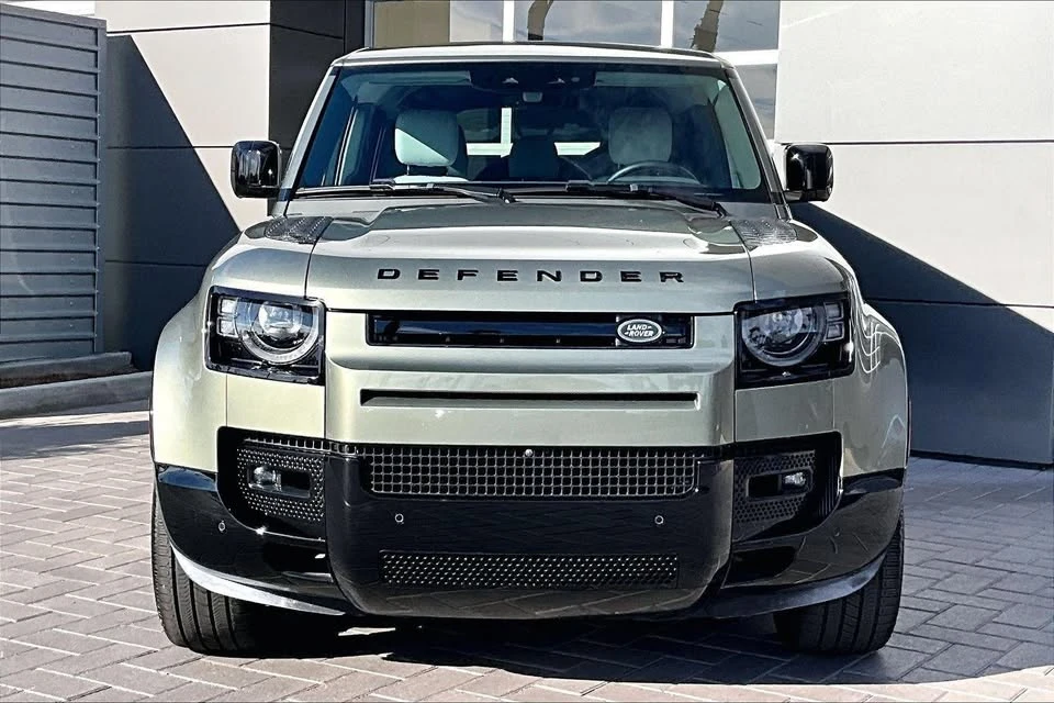 2025 Land Rover Defender L663 - Image 2 of 15