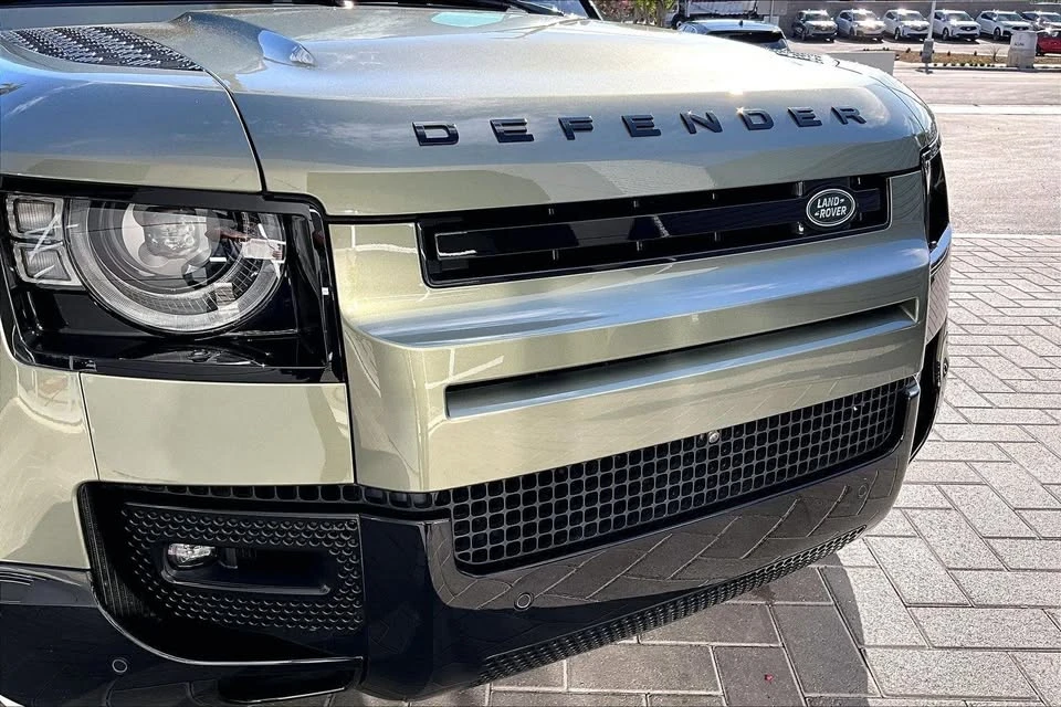 2025 Land Rover Defender L663 - Image 15 of 15