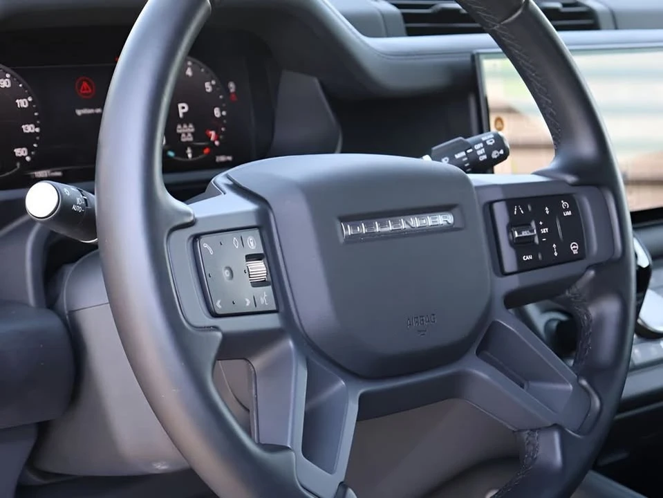 2025 Land Rover Defender L663 - Image 17 of 20