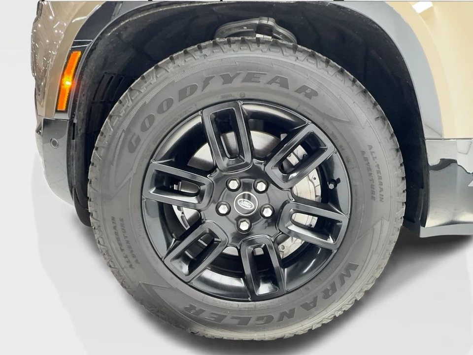 2025 Land Rover Defender L663 - Image 13 of 21