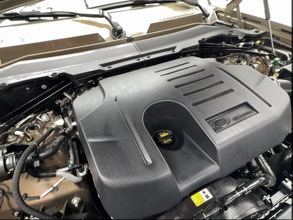 2025 Land Rover Defender L663 - Image 19 of 21
