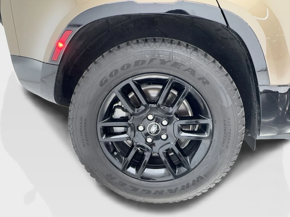 2025 Land Rover Defender L663 - Image 16 of 21
