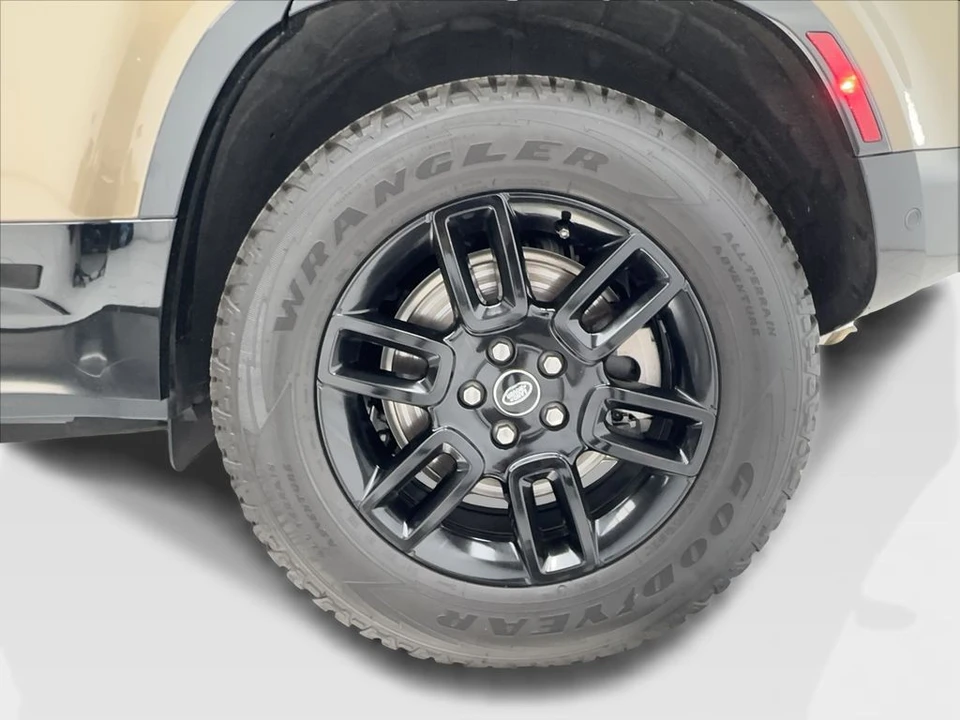 2025 Land Rover Defender L663 - Image 12 of 21