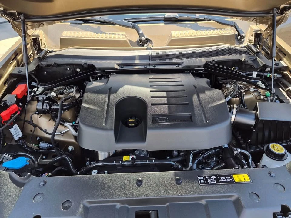 2025 Land Rover Defender L663 - Image 16 of 17
