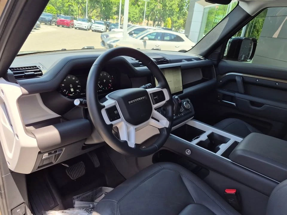 2025 Land Rover Defender L663 - Image 9 of 17