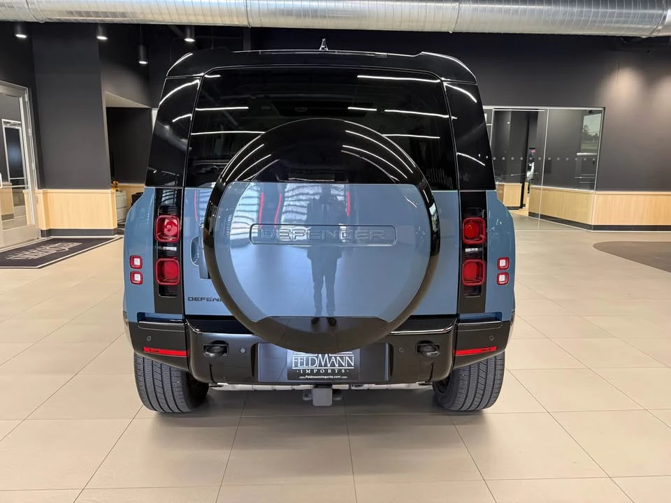2025 Land Rover Defender L663 - Image 4 of 14