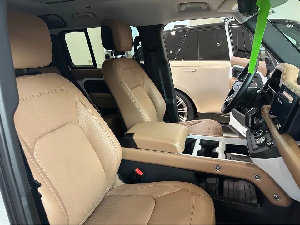 2025 Land Rover Defender L663 - Image 11 of 15