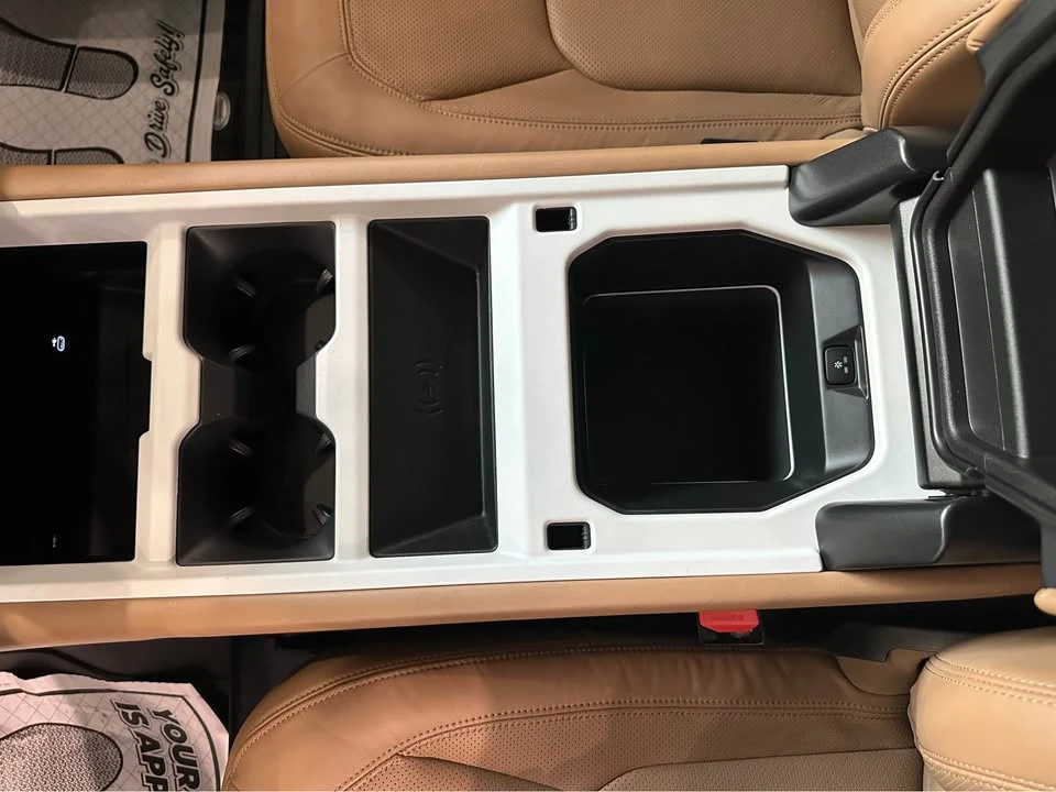 2025 Land Rover Defender L663 - Image 13 of 15