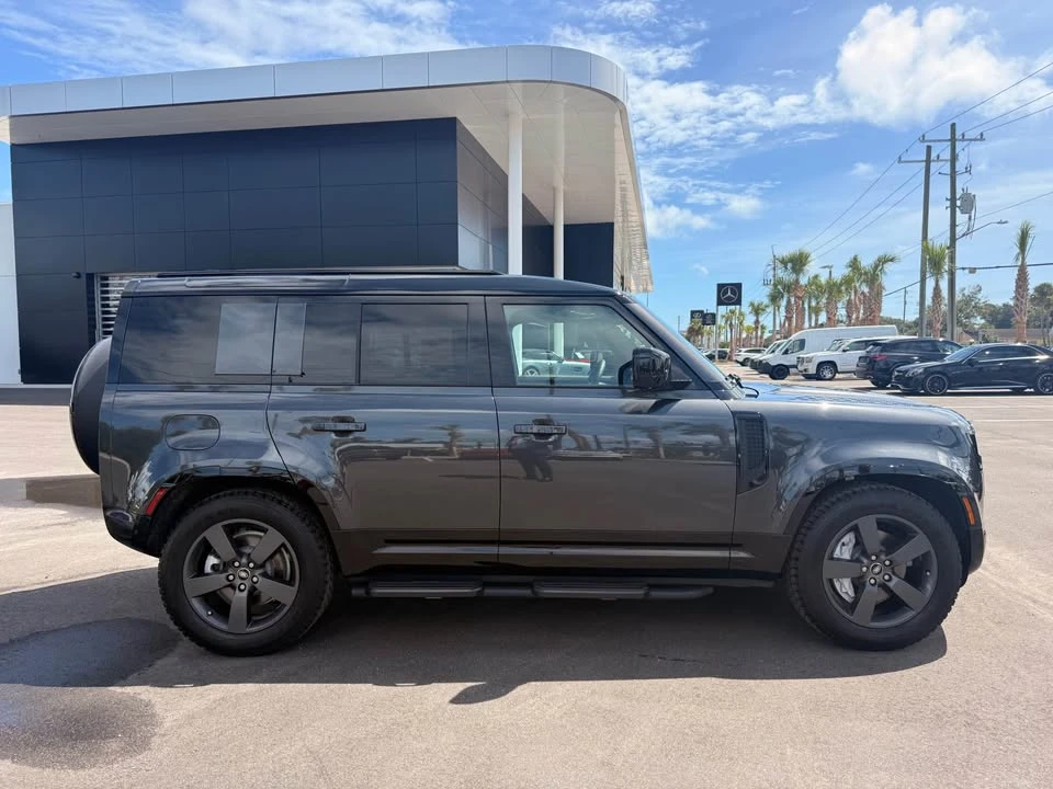 2025 Land Rover Defender L663 - Image 6 of 15