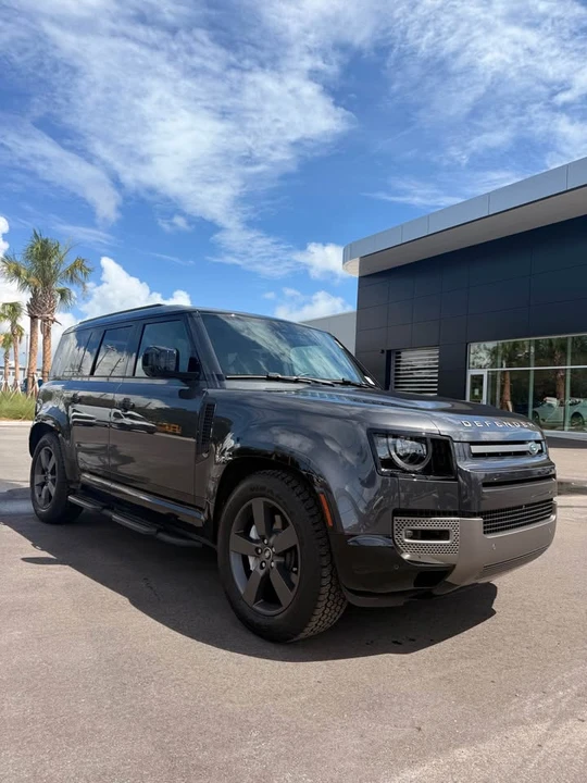 2025 Land Rover Defender L663 - Image 3 of 15