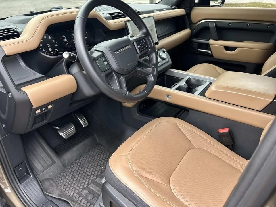 2025 Land Rover Defender L663 - Image 14 of 20