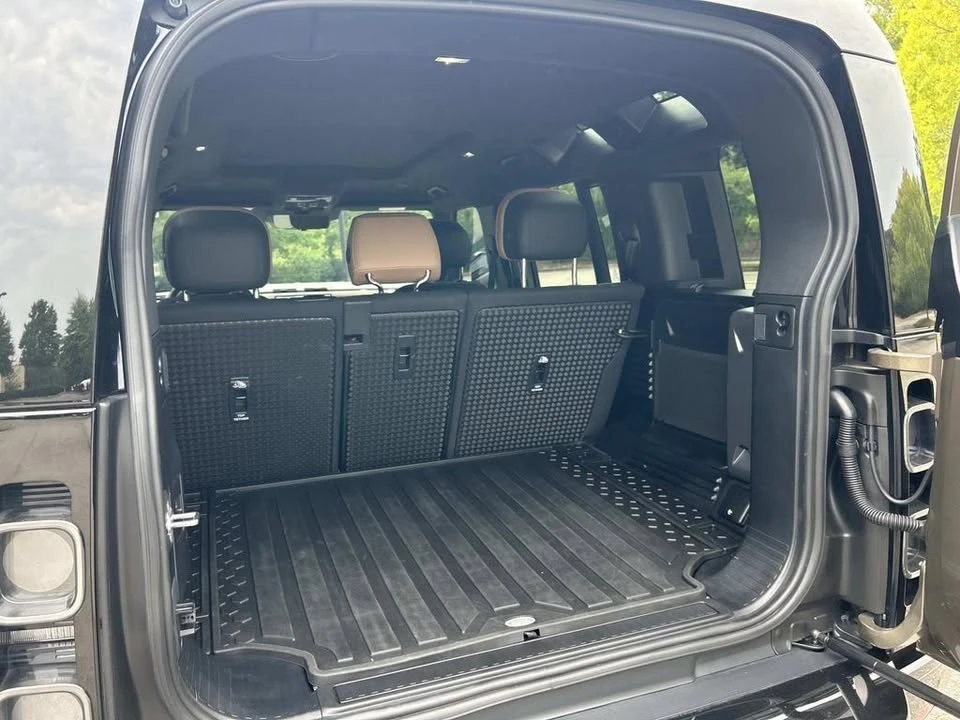 2025 Land Rover Defender L663 - Image 13 of 20