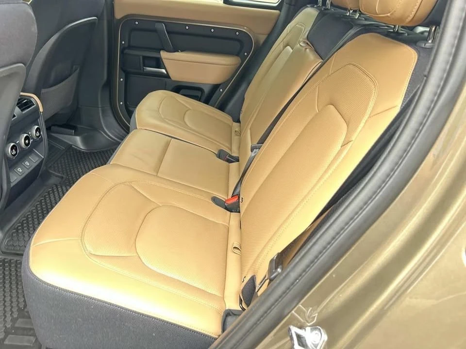 2025 Land Rover Defender L663 - Image 20 of 20