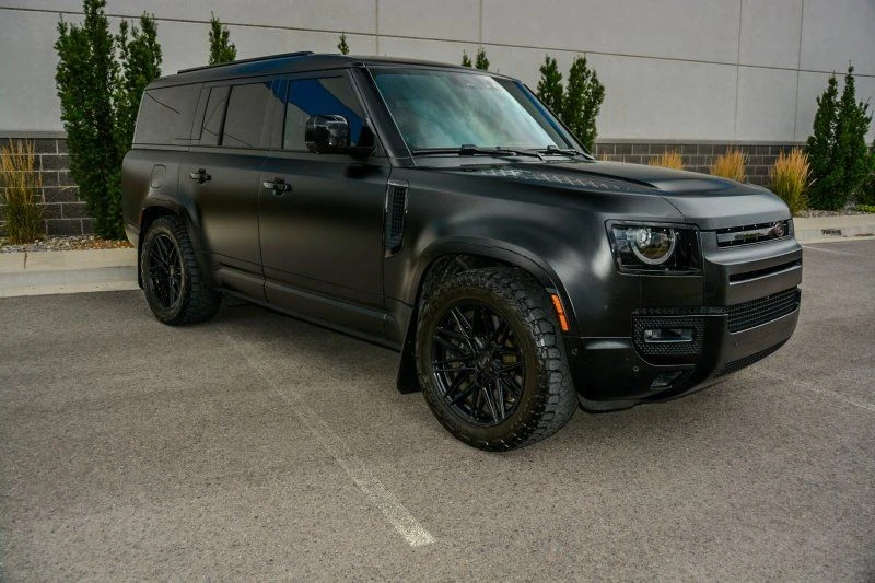 2025 Land Rover Defender V8 - Image 4 of 18