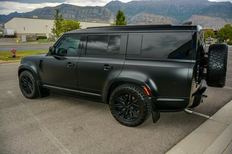 2025 Land Rover Defender V8 - Image 8 of 18