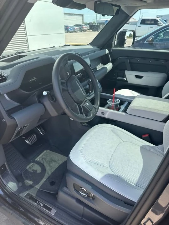 2025 Land Rover Defender V8 - Image 6 of 8