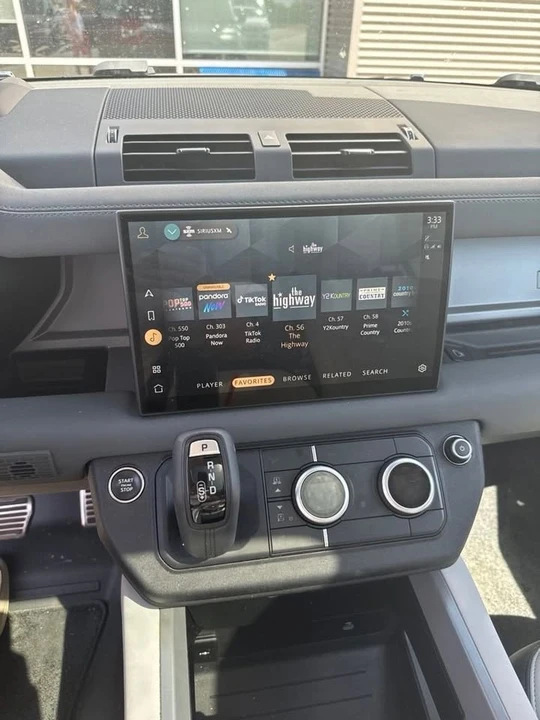 2025 Land Rover Defender V8 - Image 8 of 8