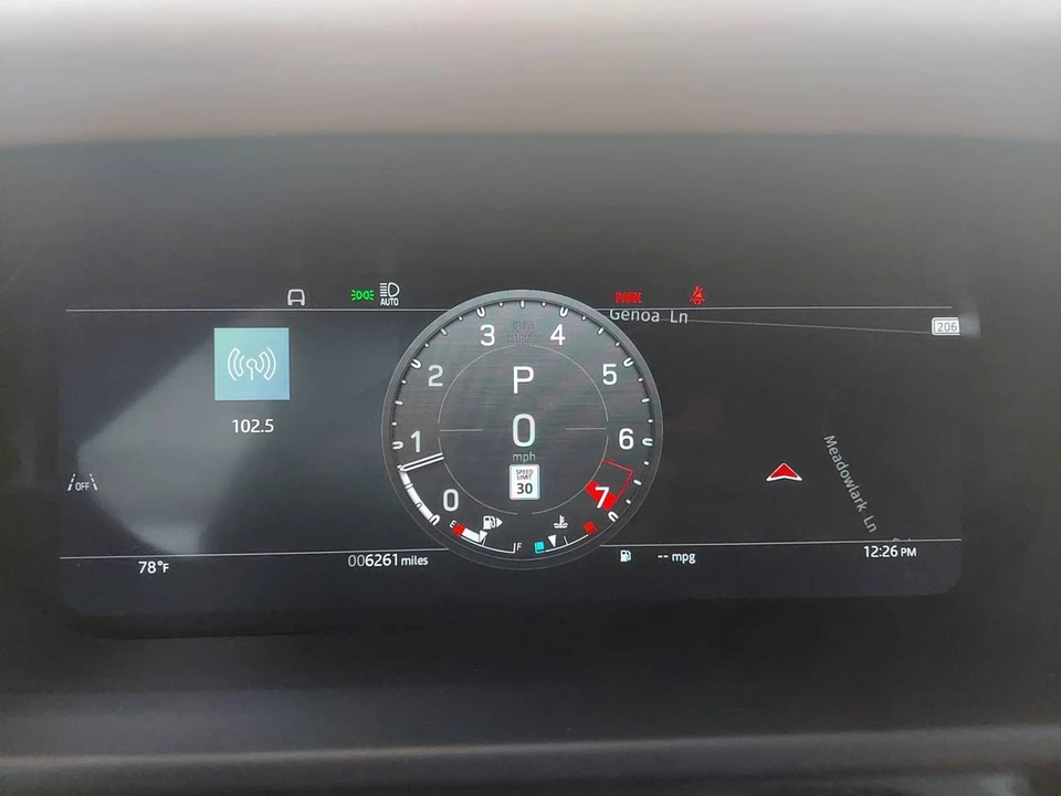 2025 Land Rover Defender V8 - Image 20 of 21