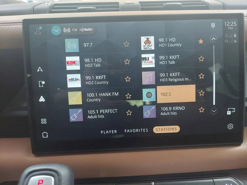 2025 Land Rover Defender V8 - Image 14 of 21