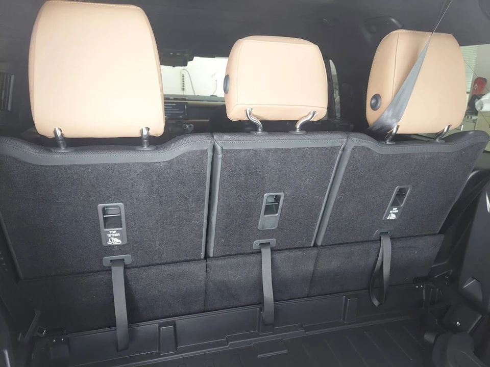 2025 Land Rover Defender V8 - Image 9 of 21