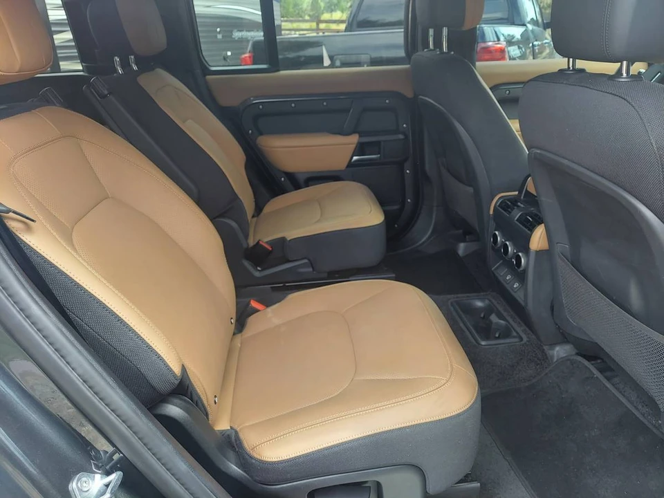 2025 Land Rover Defender 130 - Image 4 of 18