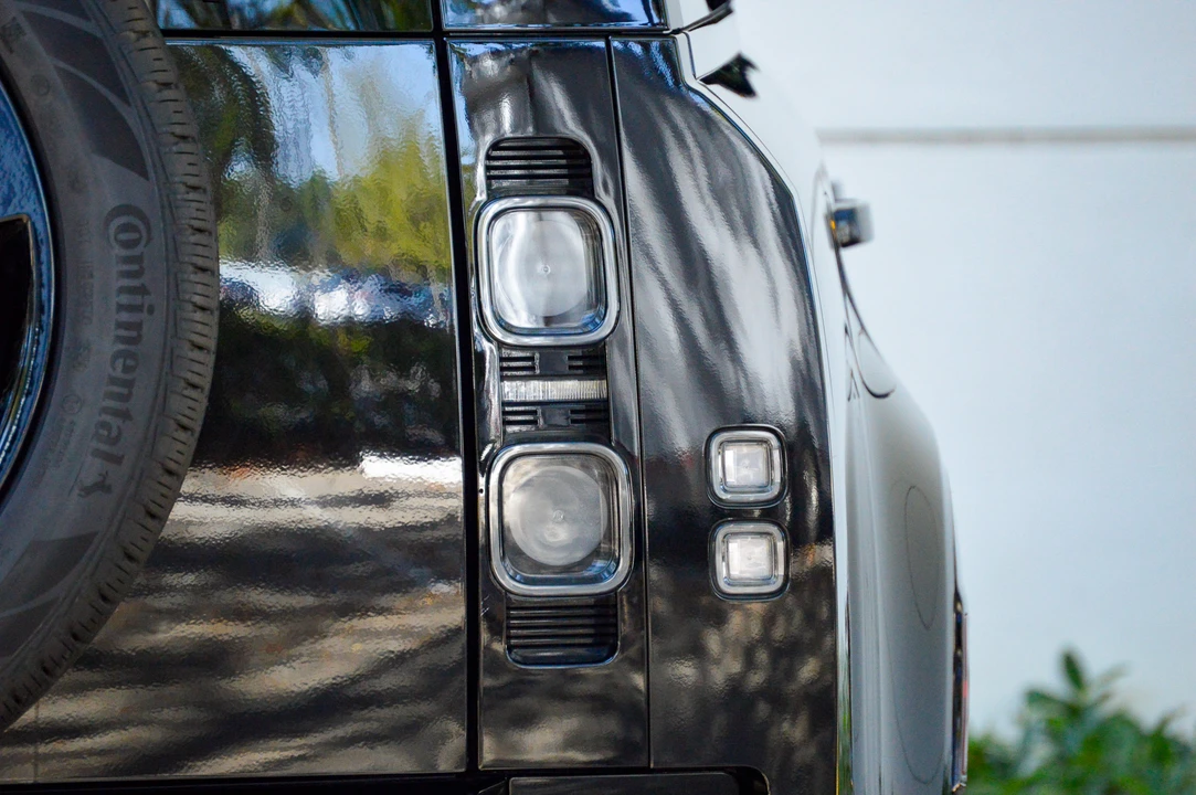 2025 Land Rover Defender 130 - Image 16 of 31