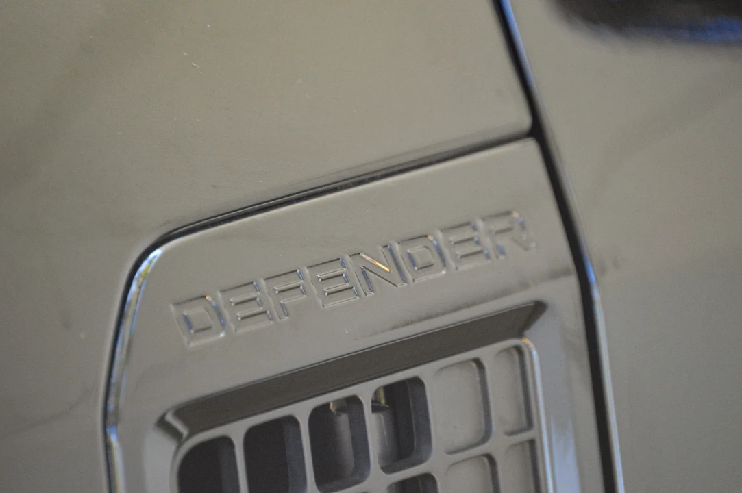 2025 Land Rover Defender 130 - Image 29 of 31