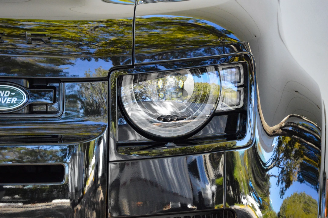2025 Land Rover Defender 130 - Image 27 of 31