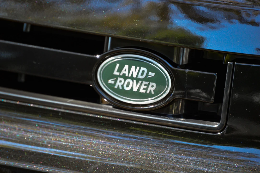 2025 Land Rover Defender 130 - Image 3 of 31