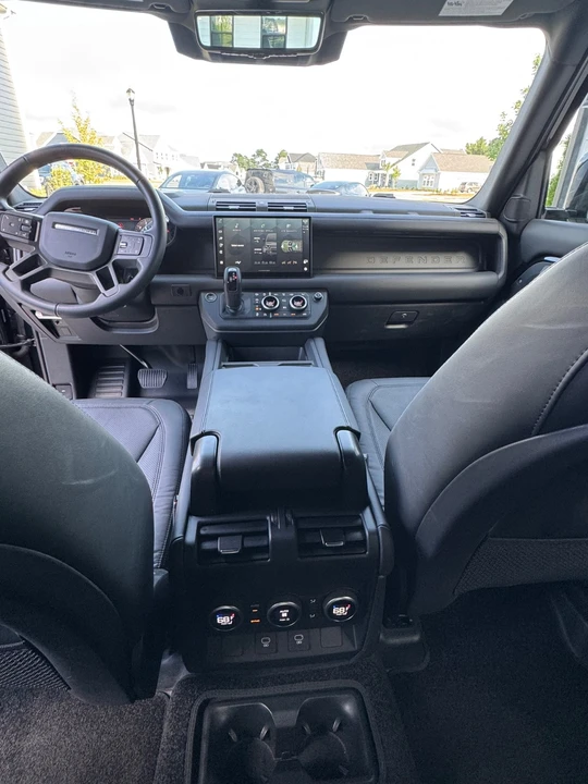 2025 Land Rover Defender L663 - Image 14 of 20