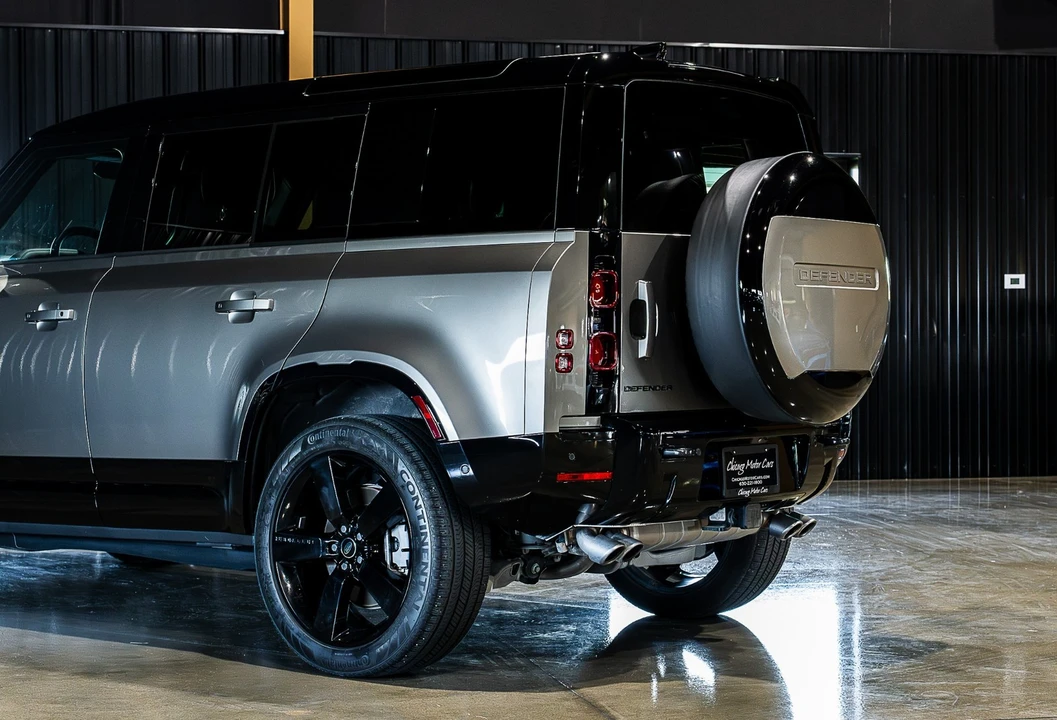 2025 Land Rover Defender L663 - Image 13 of 31