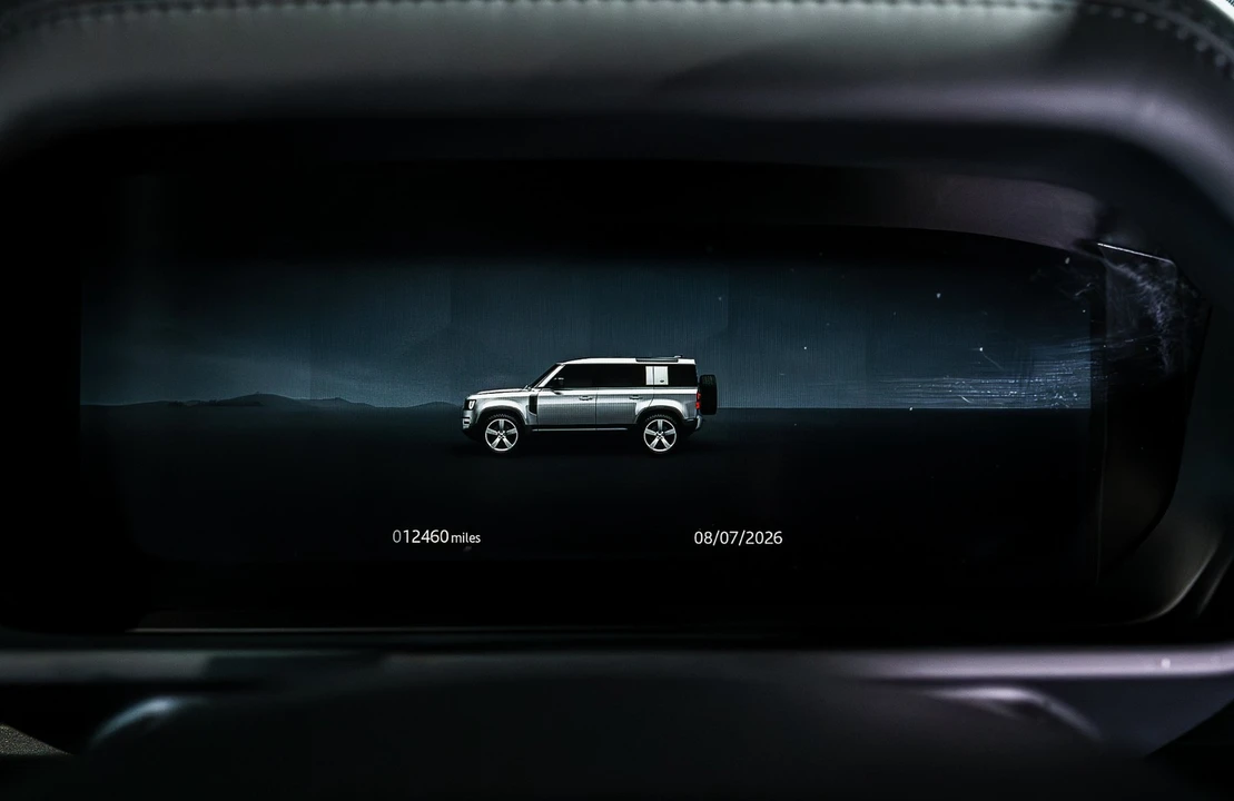 2025 Land Rover Defender L663 - Image 27 of 31