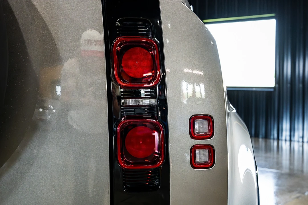 2025 Land Rover Defender L663 - Image 17 of 31