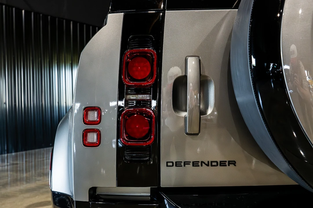 2025 Land Rover Defender L663 - Image 16 of 31