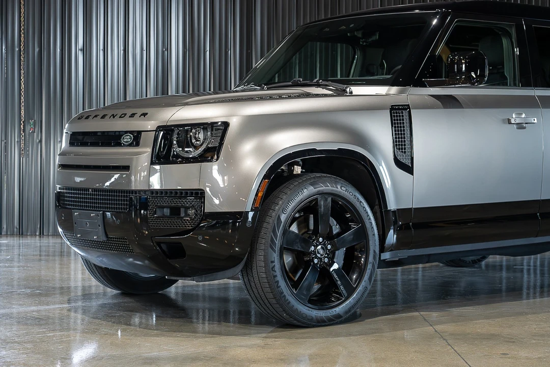 2025 Land Rover Defender L663 - Image 4 of 31
