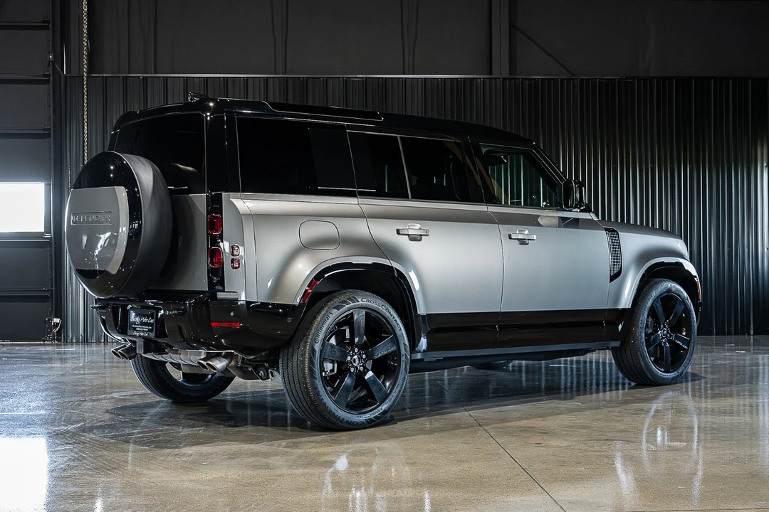2025 Land Rover Defender L663 - Image 9 of 31