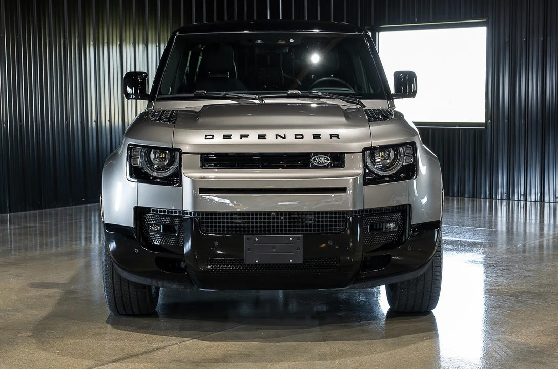 2025 Land Rover Defender L663 - Image 3 of 31