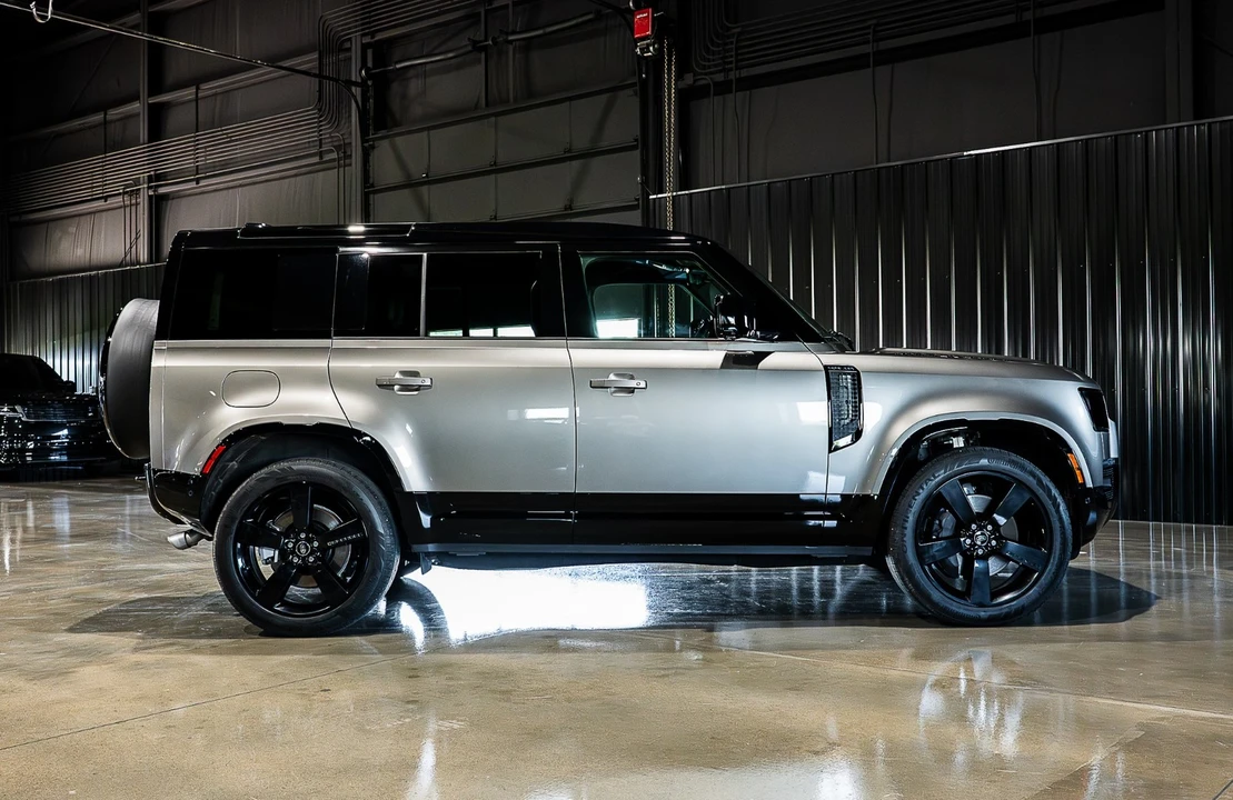2025 Land Rover Defender L663 - Image 8 of 31
