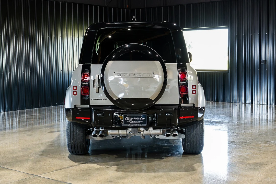 2025 Land Rover Defender L663 - Image 11 of 31