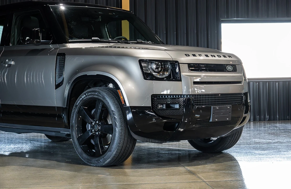 2025 Land Rover Defender L663 - Image 5 of 31