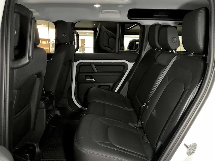 2025 Land Rover Defender L663 - Image 7 of 10