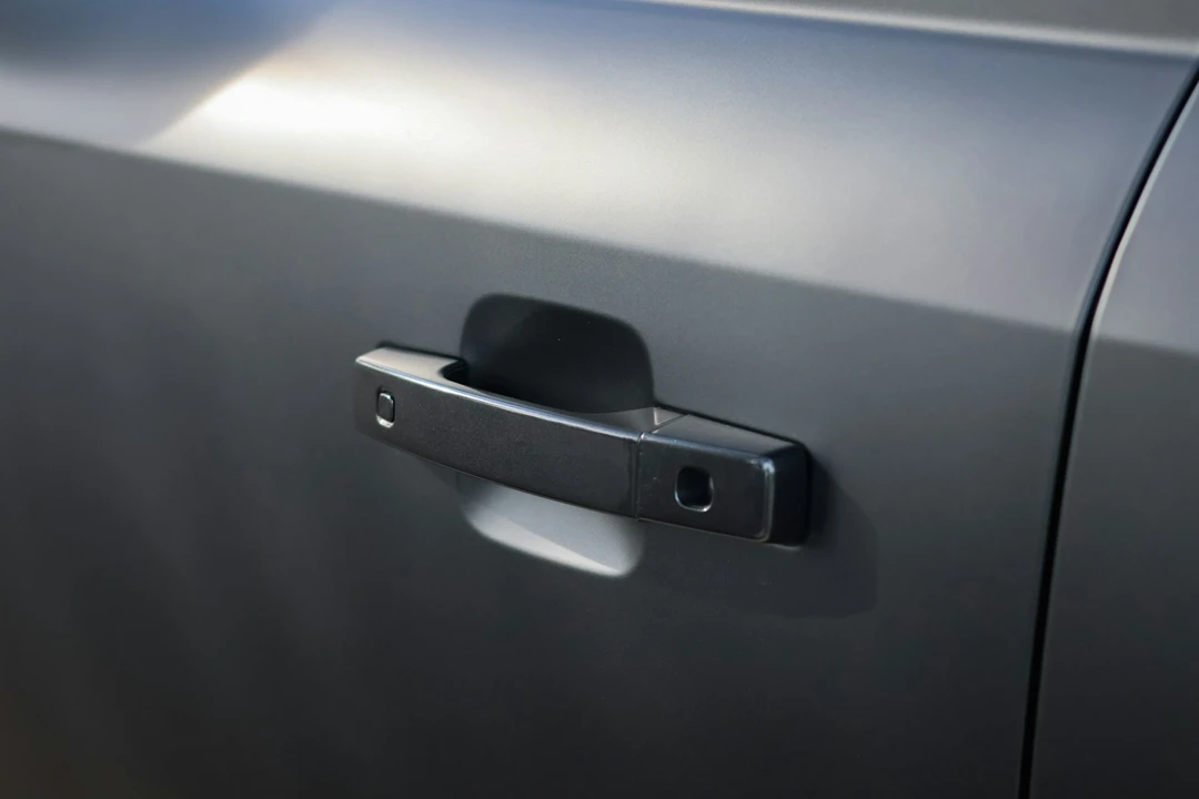 2025 Land Rover Defender L663 - Image 19 of 21