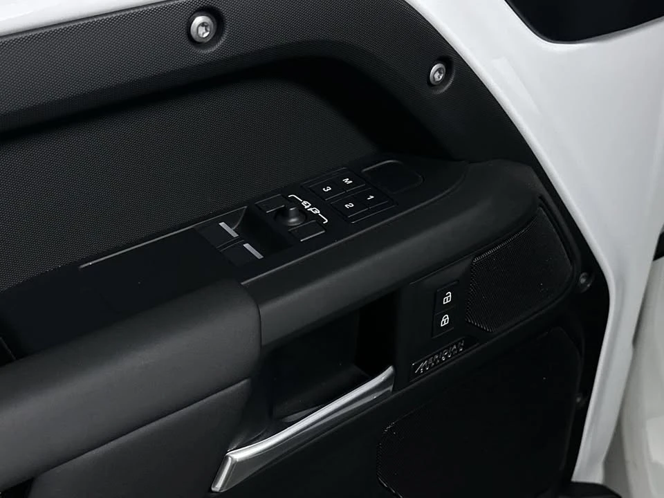 2025 Land Rover Defender L663 - Image 10 of 20